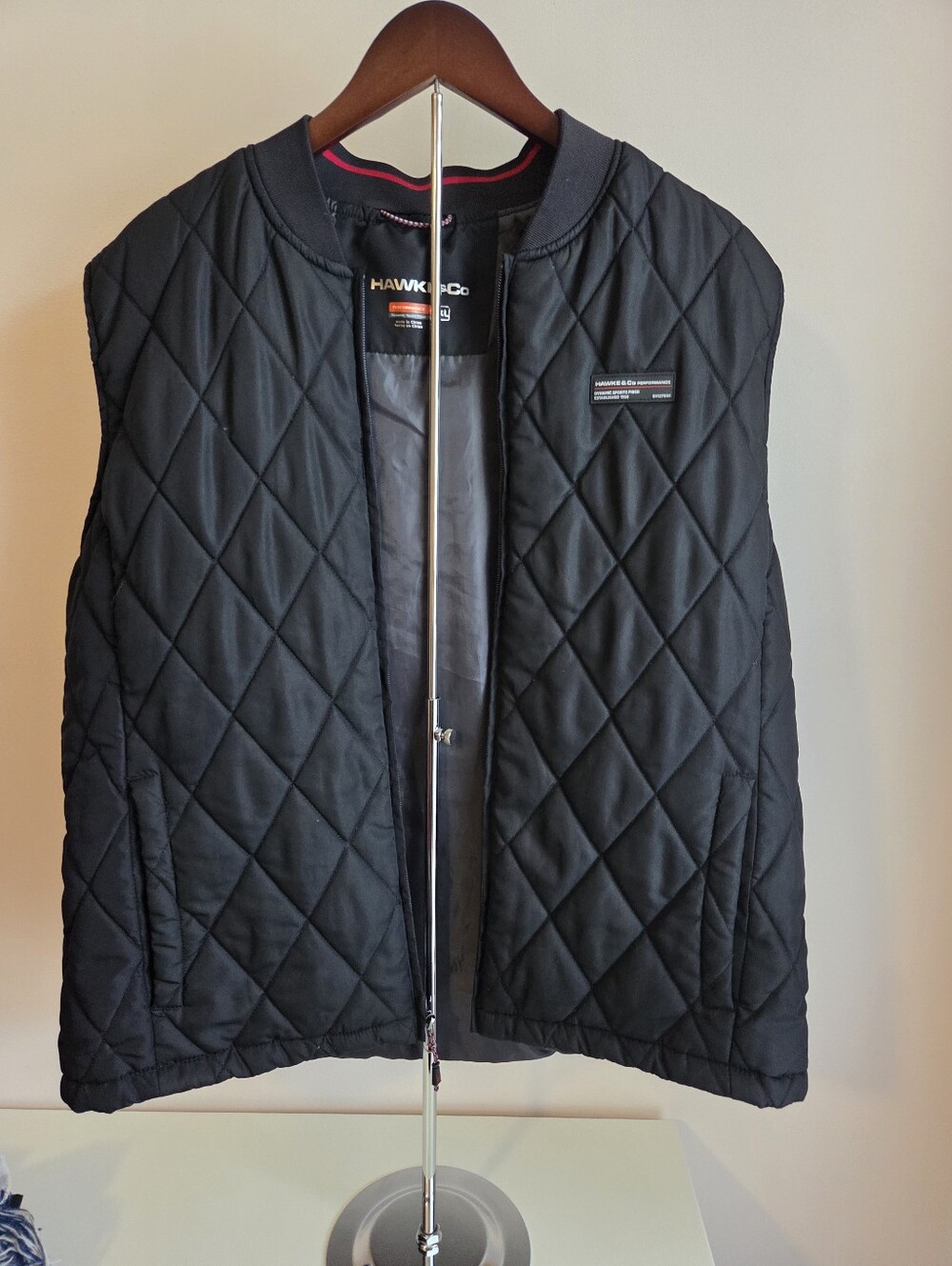 Hawke & Co Men’s Black Diamond-Quilted Vest